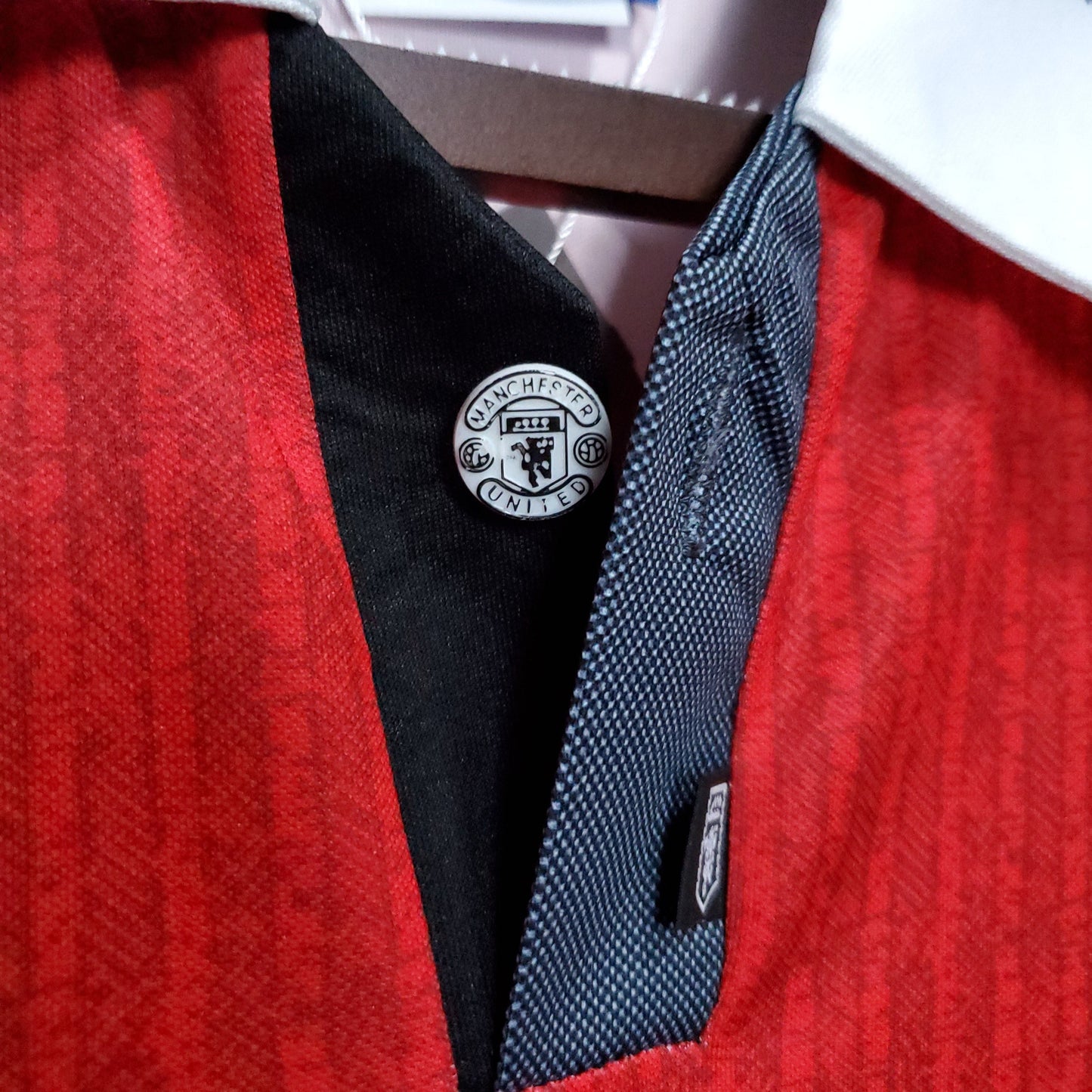 Manchester United Local 96-97 Retro Jersey Réplica Premium