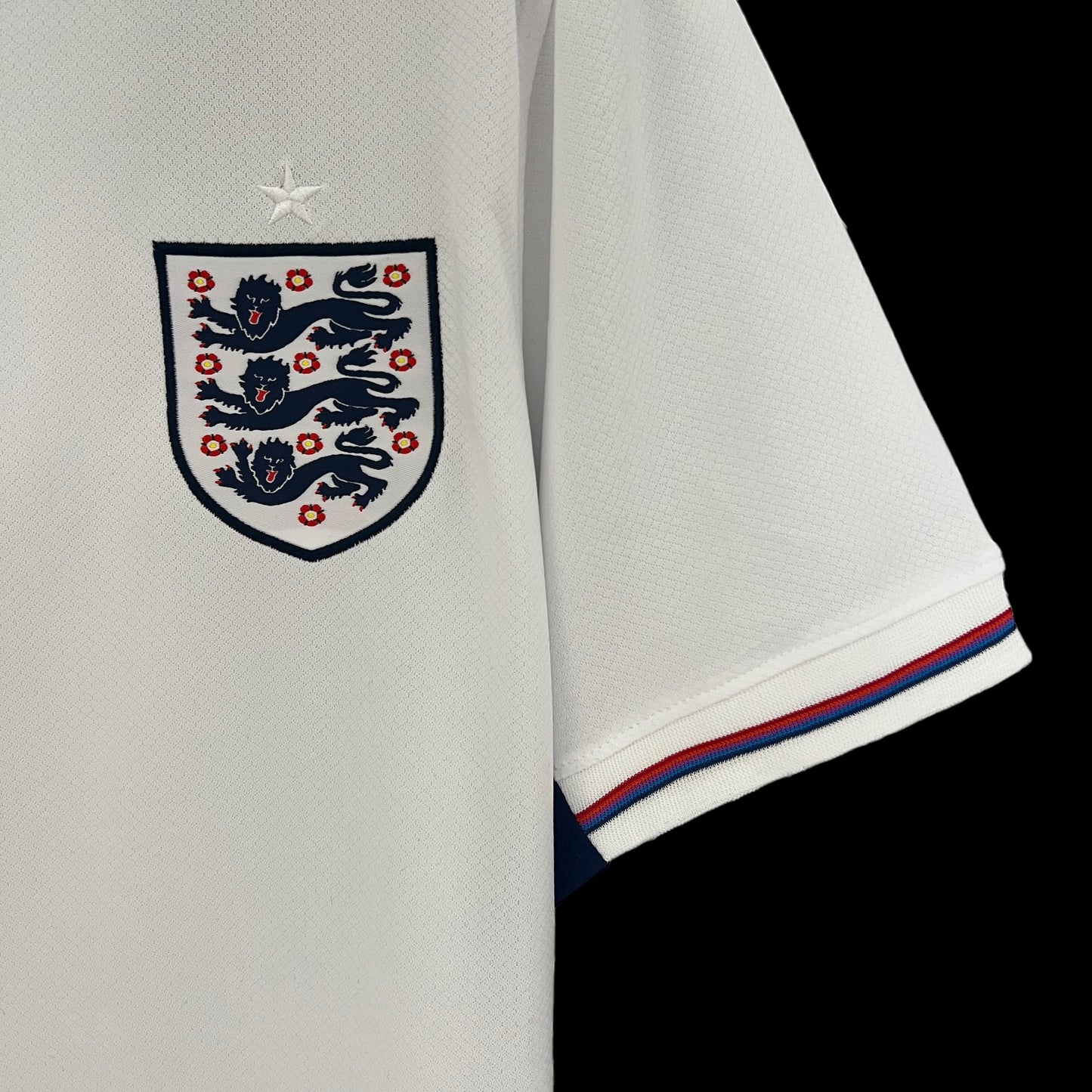 Inglaterra Local 24/25 Jersey Réplica Premium Versión Fan