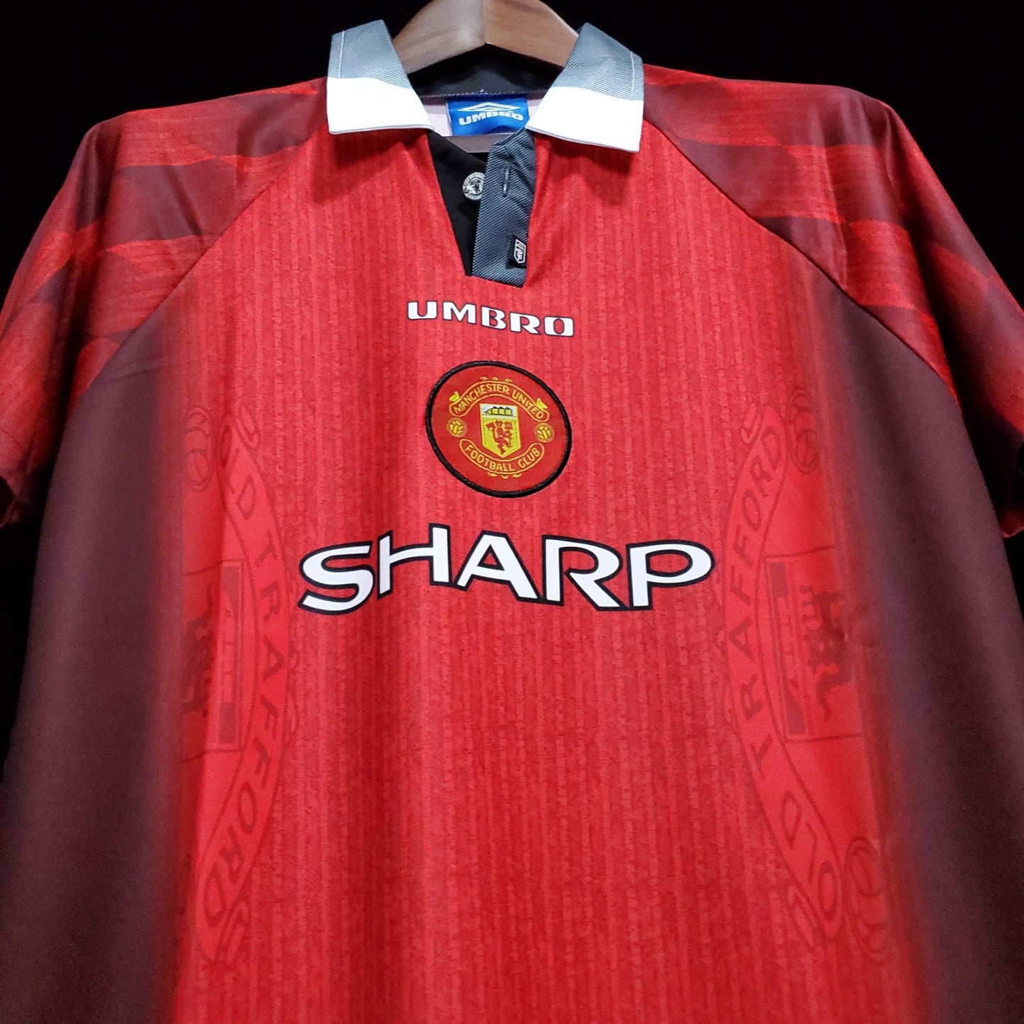Manchester United Local 96-97 Retro Jersey Réplica Premium