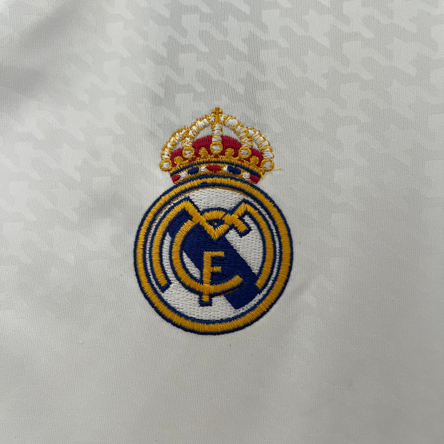 Real Madrid Local 24-25 Jersey Réplica Premium Versión Fan