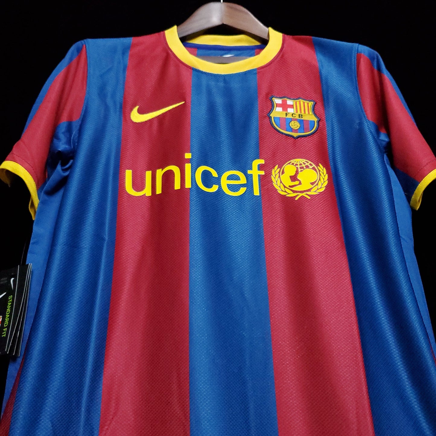 FC Barcelona Home 10-11 Retro Jersey Premium Replica