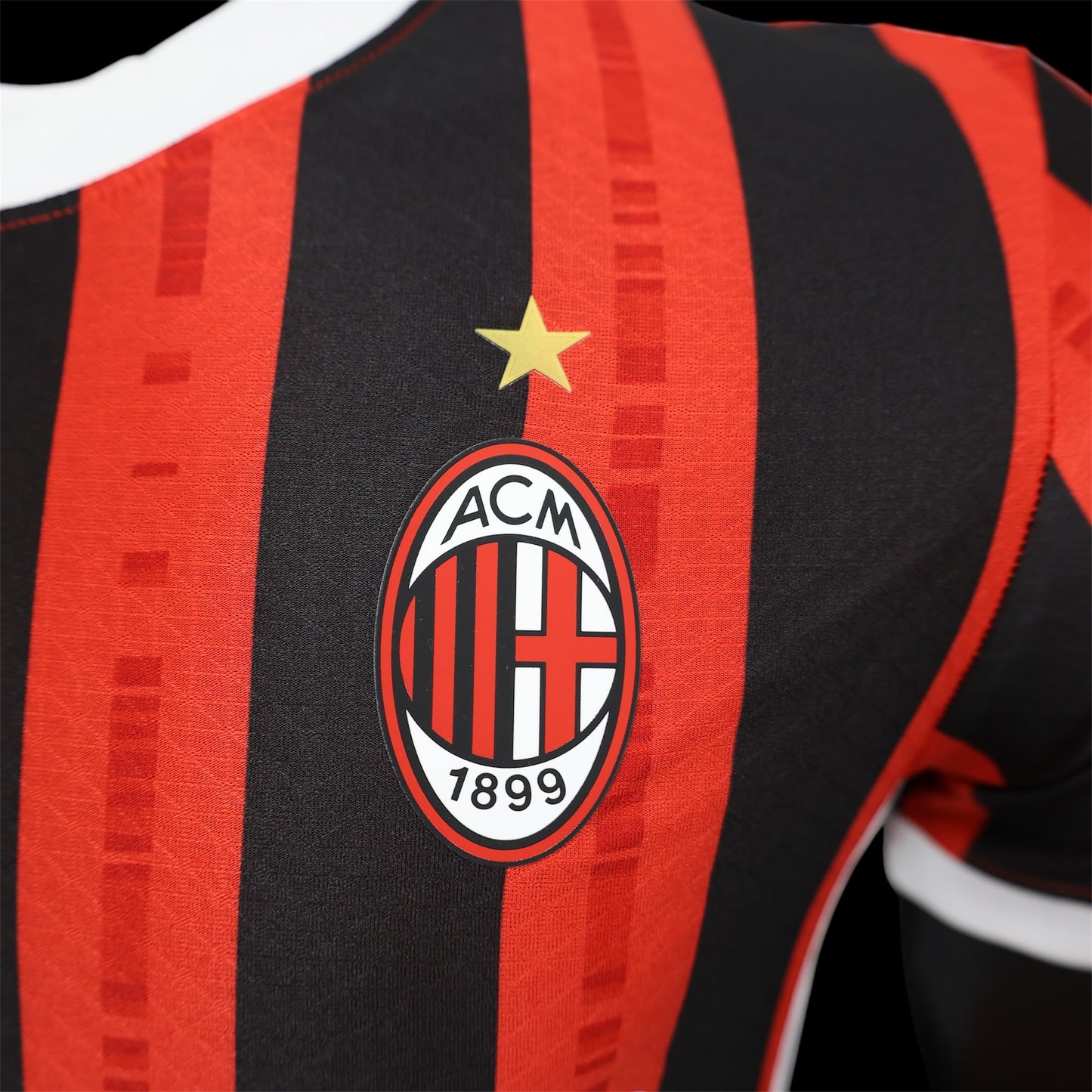 AC Milan Local 24-25 Jersey Réplica Premium Versión Jugador